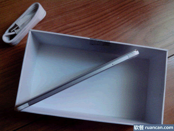 机身厚度非常纤薄