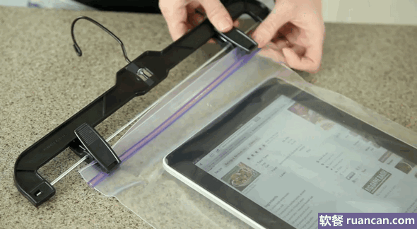 使用衣夹挂住平板电脑 使用衣夹挂住平板电脑