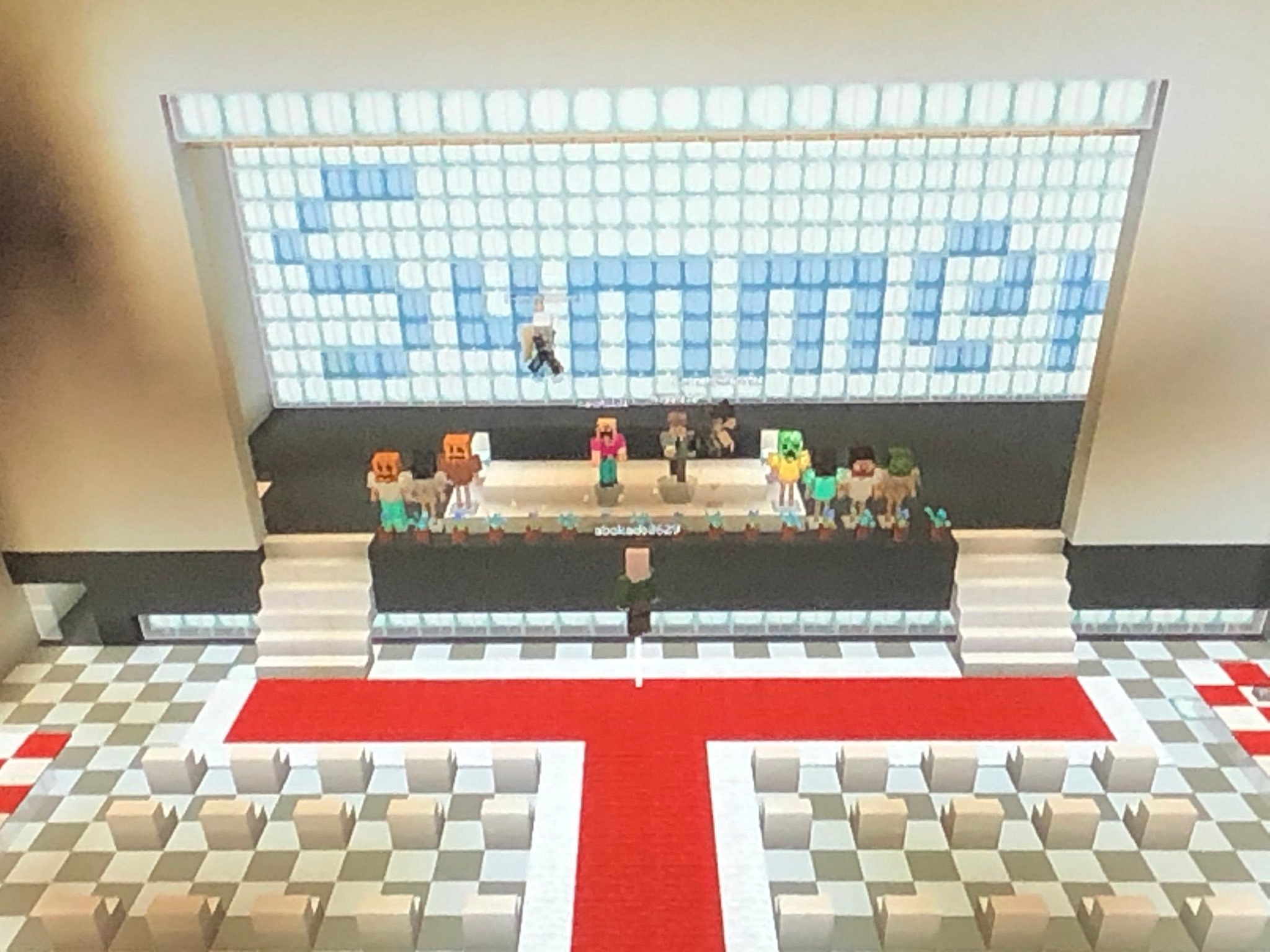 因疫情停学，日本小学生在”我的世界“开虚拟毕业礼