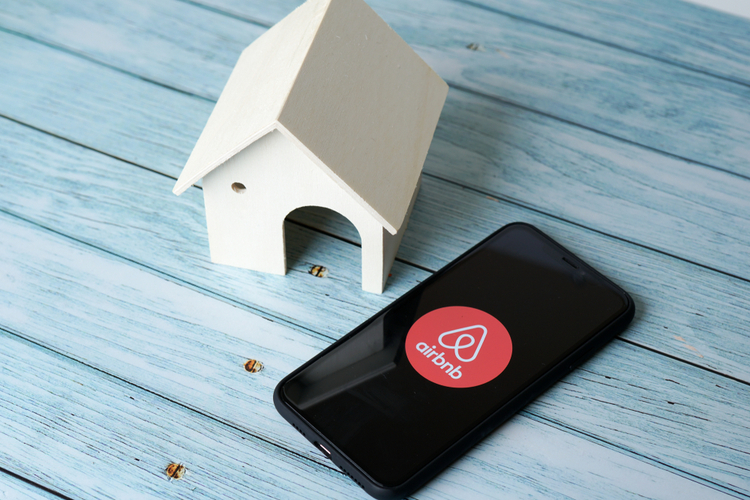 Airbnb在线游览体验计划：跟随房东的镜头游世界