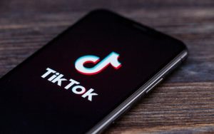 TikTok推出“捐赠贴纸”功能：帮新冠疫情受困者募集资金