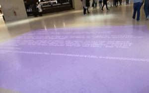 Windows蓝屏死机画面亮相卢浮宫