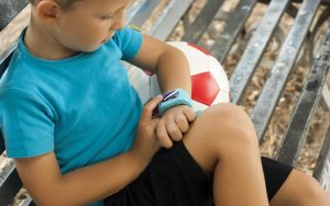 Fitbit计划年底推出4G儿童智能手表
