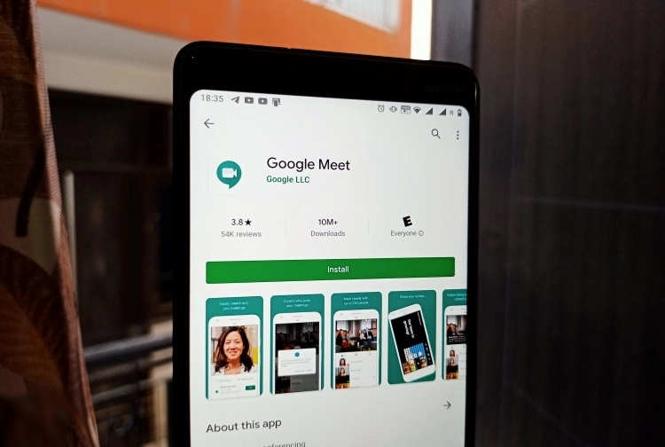 谷歌将为Google Meet推出视频背景模糊功能