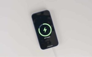 苹果回应iPhone 12 无线充电问题：将很快修复