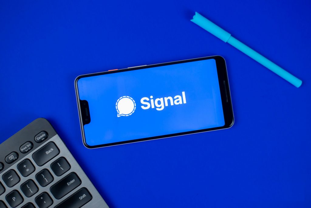 马斯克称要用加密聊天应用Signal，意在抵制这款应用