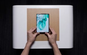 [视频] OPPO对外展示隔空充电技术