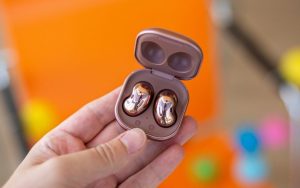 三星Galaxy Buds Live耳机迎来听力增强功能