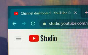 YouTube允许频道主单独修改频道名称，不影响Google账户