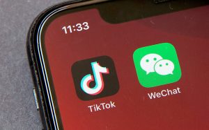 美商务部撤销TikTok和微信禁令 赵立坚：迈出的积极一步