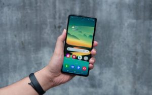 三星 Galaxy A72正接收系统更新：2021 年 6 月安全补丁