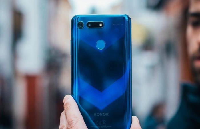 华为：为2021年4月1日前发布的荣耀手机提供更新支持