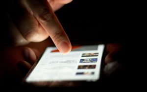 官媒揭“打开App，阅读全文”套路