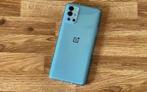 OnePlus 9R迎来OxygenOS 11.2.4.4更新：Bitmoji AOD等