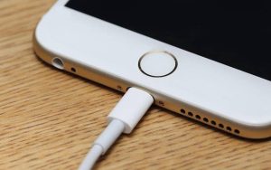 苹果紧急修复3 个零日漏洞，涉及iPhone 6等多款设备