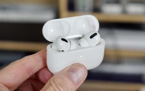 AirPods Pro 和 AirPods Max 推送固件更新：更轻松地找到丢失的耳机