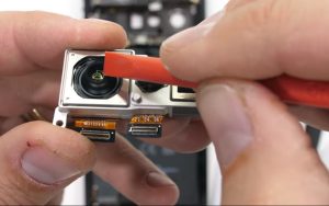 [组图]谷歌Pixel 6 Pro拆机视频：“屏幕最好拆”