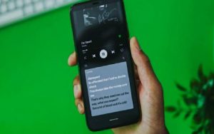 [实测] 千呼万唤，Spotify终于全面推出歌词功能