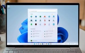 微软发布Win11 build 22000.706：Spotlight支持桌面壁纸