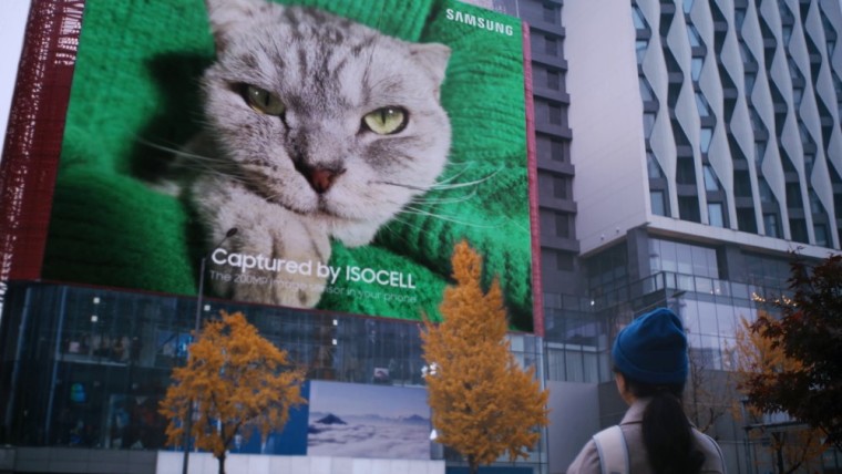 [图] 三星2亿像素ISOCELL传感器上阵，为一只猫拍摄了巨幅海报