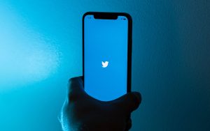 Twitter正式上线一键退出推文会话功能