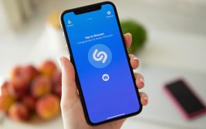 苹果听歌识曲应用 Shazam 发布20周年：识别歌曲超700亿次