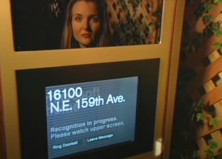 一段拍摄于1999年的视频，展示了微软对未来智能家居的畅想
