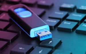 微软向部分Windows 11 预览用户赠送免费U盘